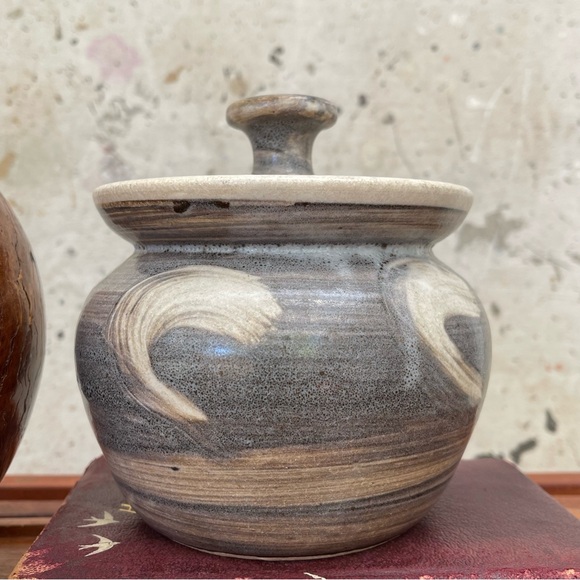 Turn & Burn Pottery Other - Vintage Small Lidded Ceramic Crock 1985 Studio Pottery Signed